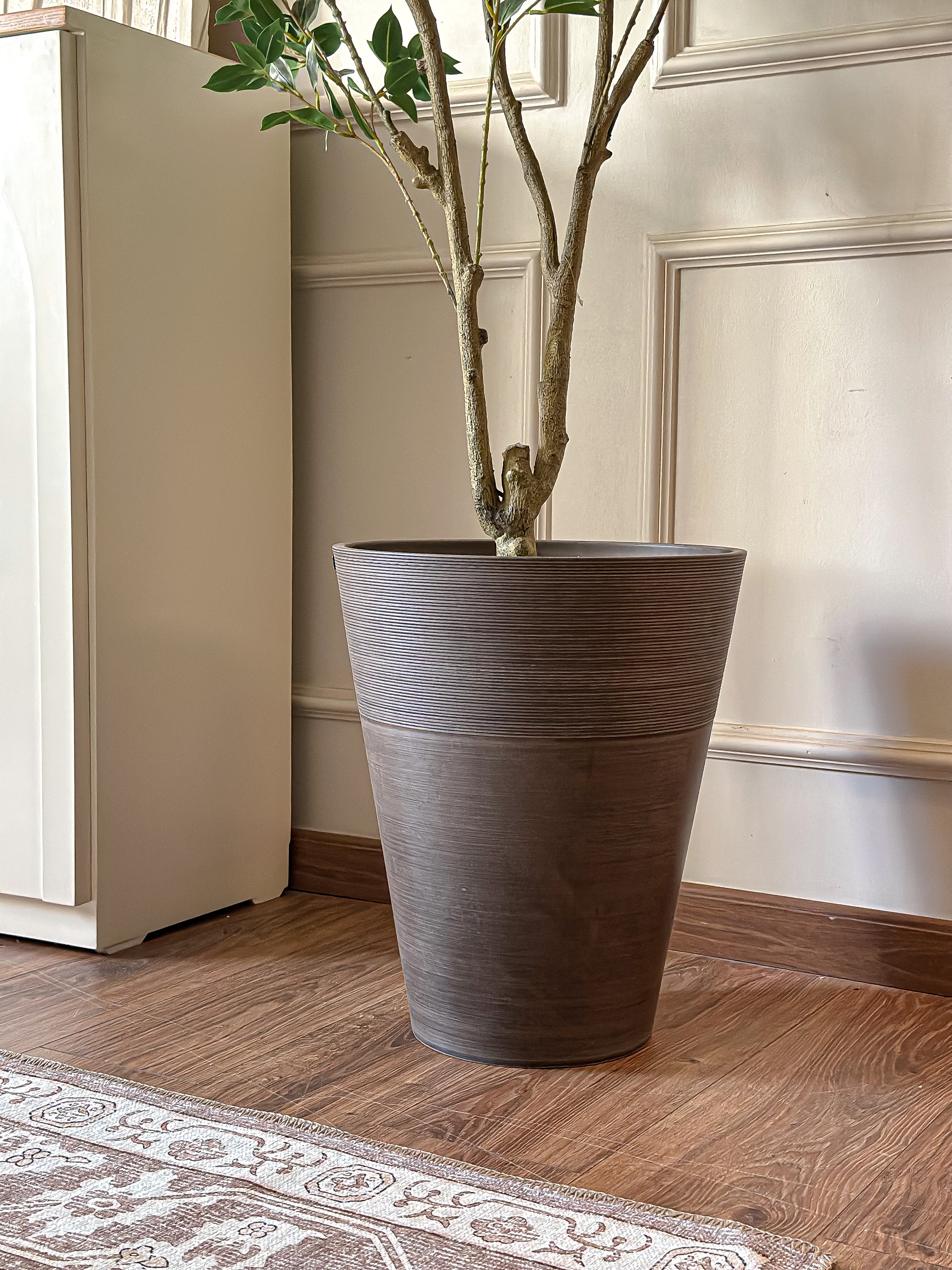 Plant pot - dark vintage brown