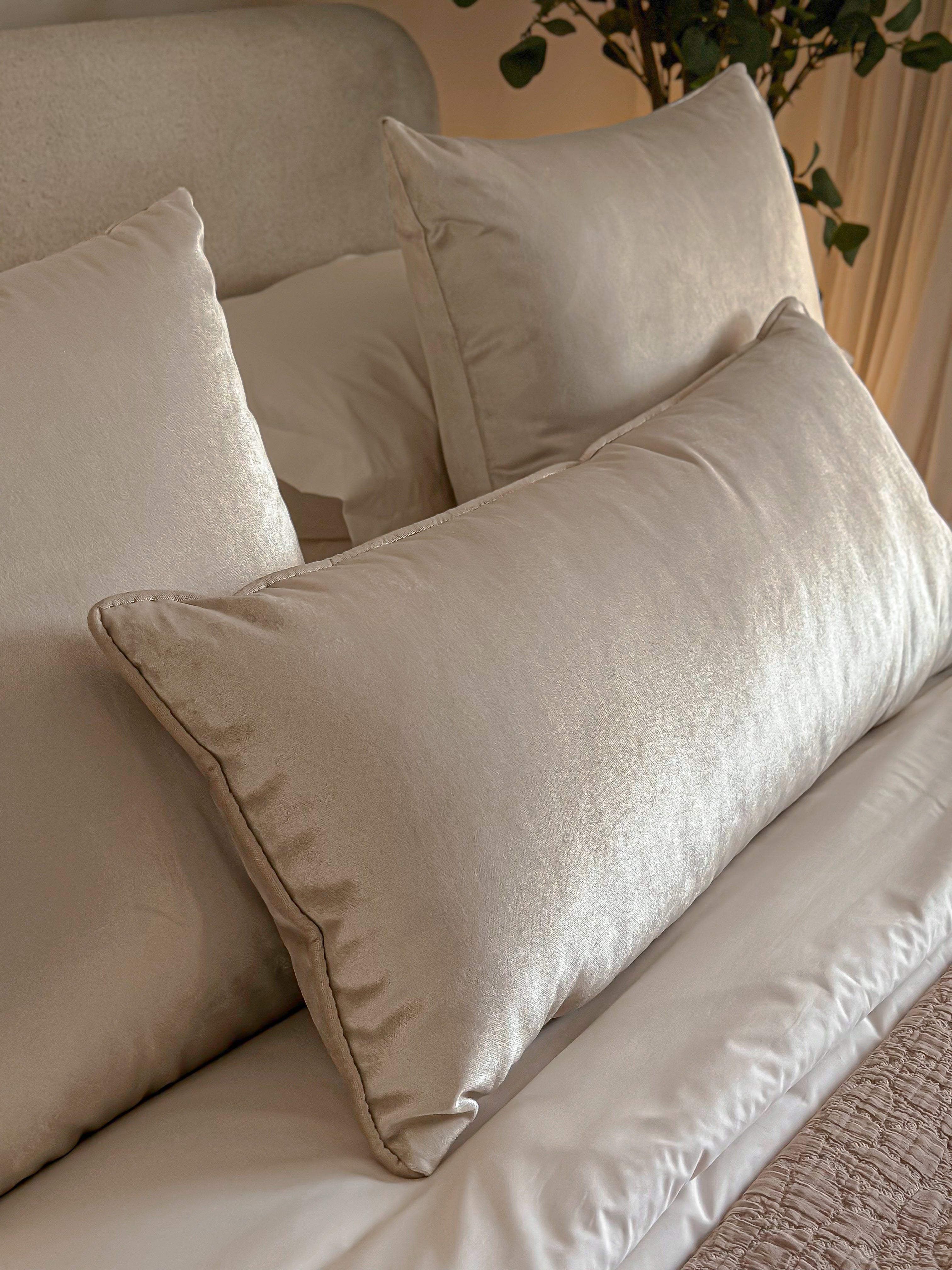 Velvet Lumber cushion _ neutral beige