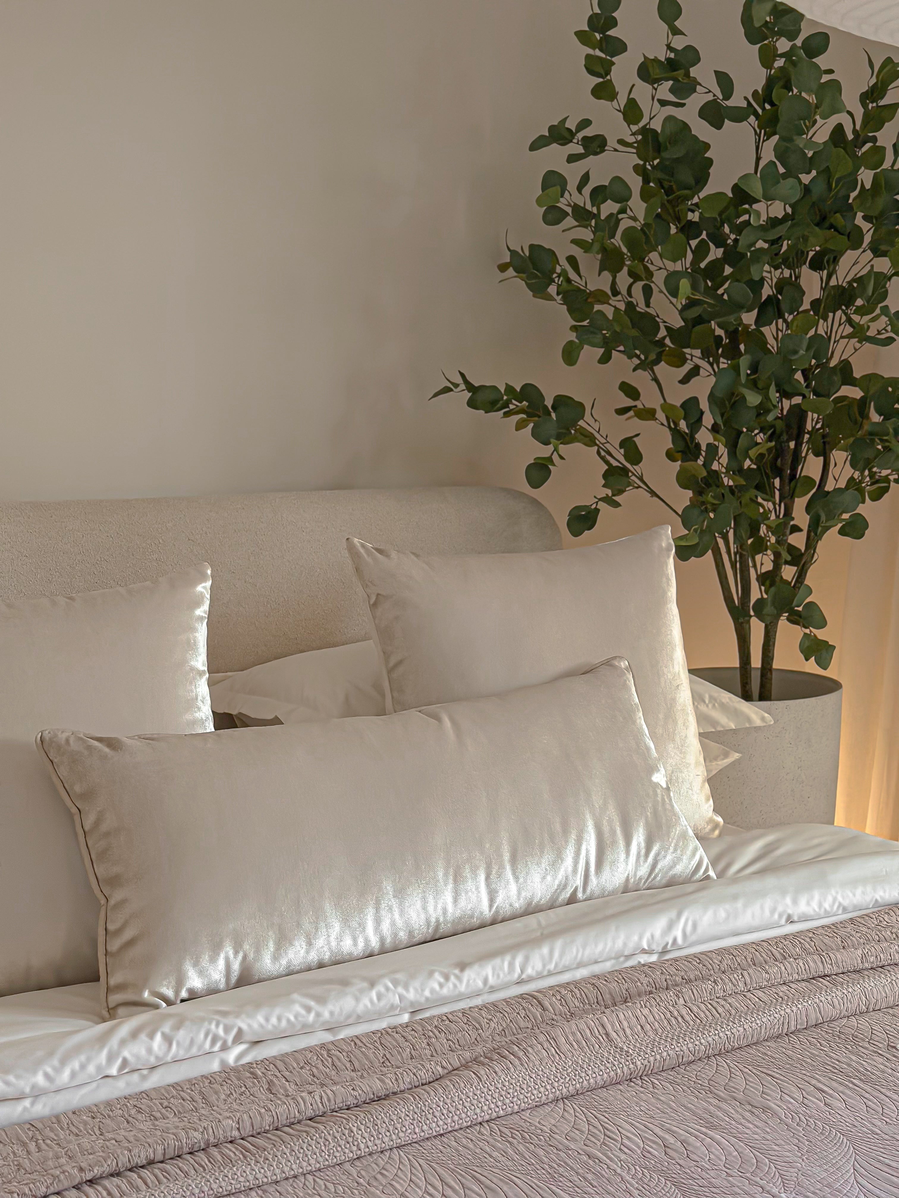 Velvet Lumber cushion _ neutral beige