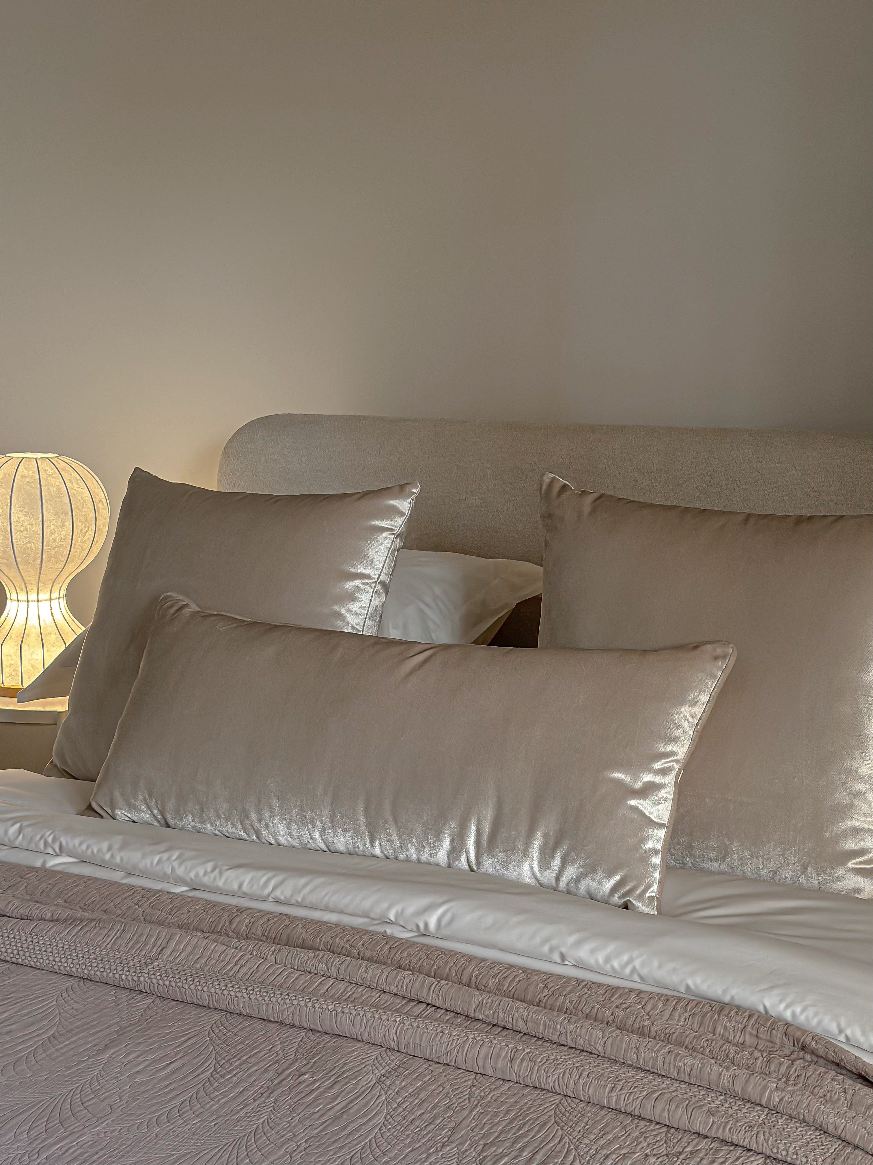 Velvet Lumber cushion _ neutral beige