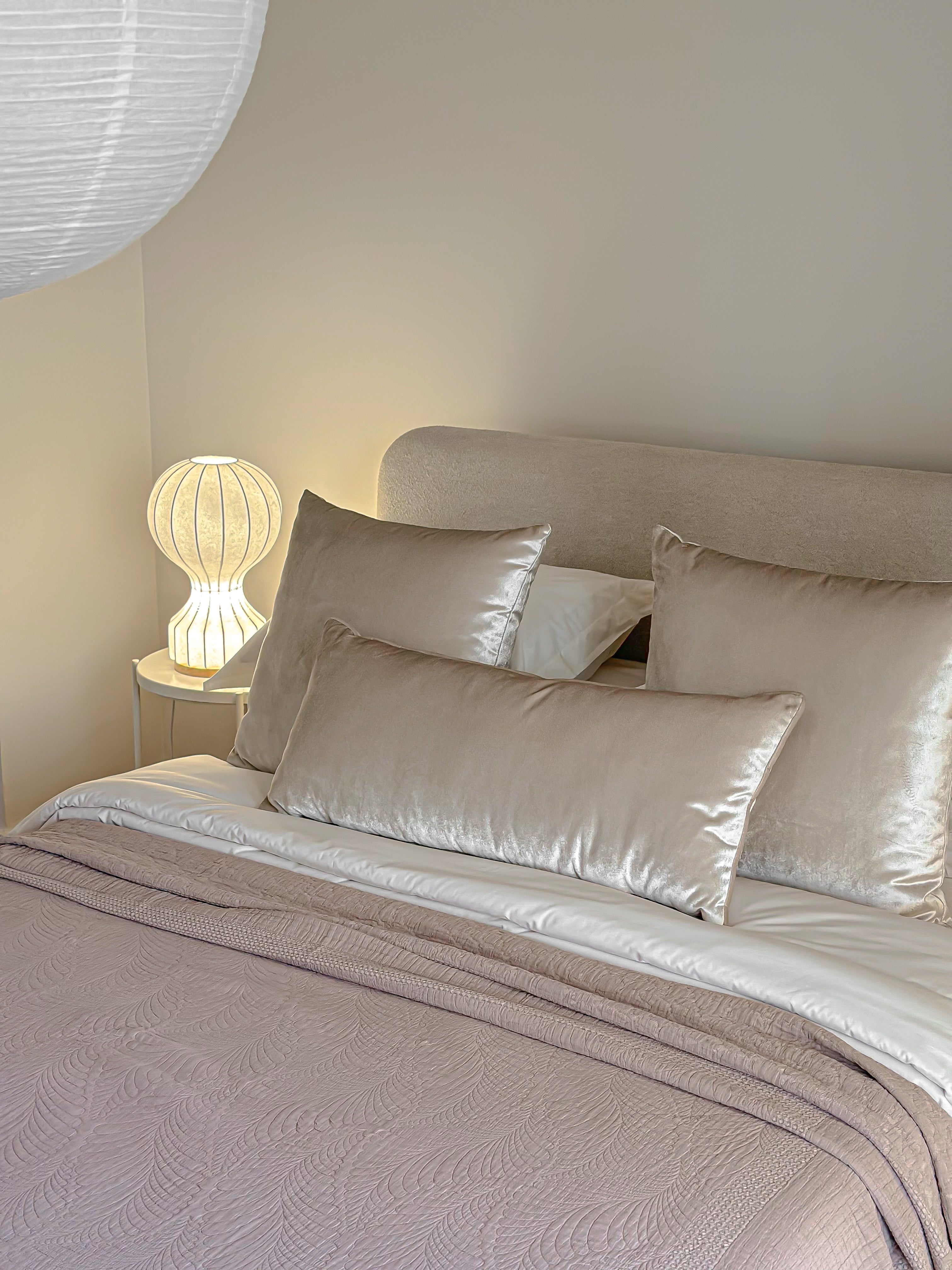 Velvet Lumber cushion _ neutral beige