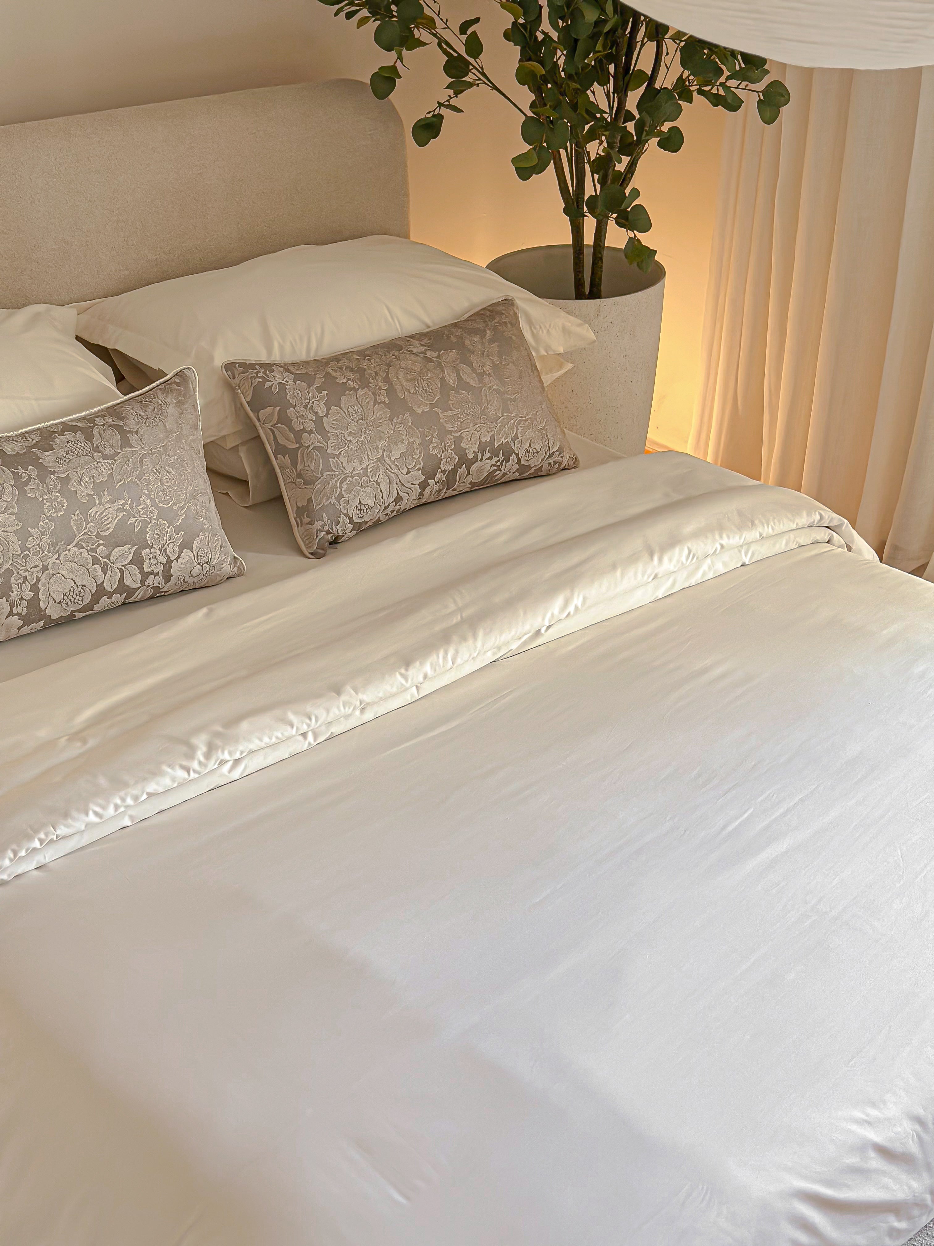 Deluxe Hotel Line Bed Set - off white