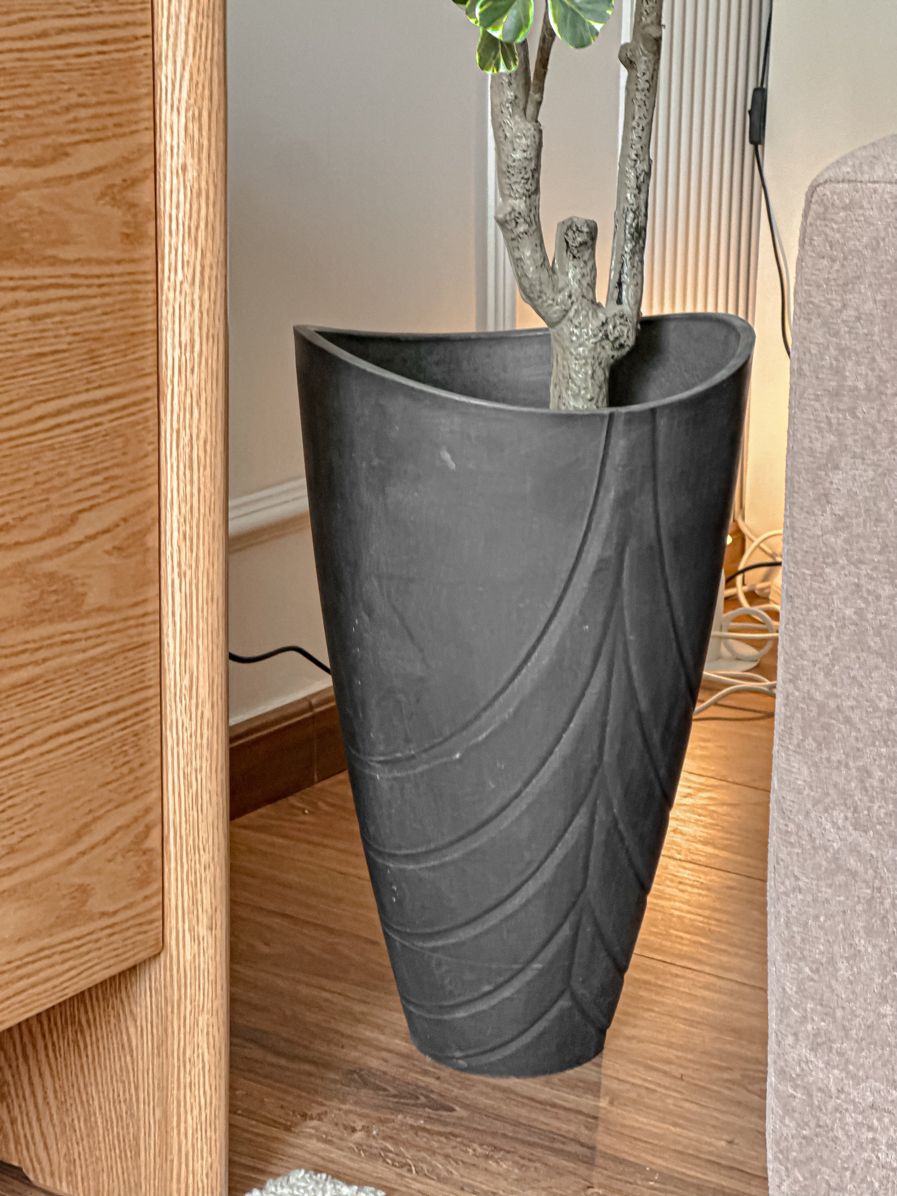Black Plant Pot