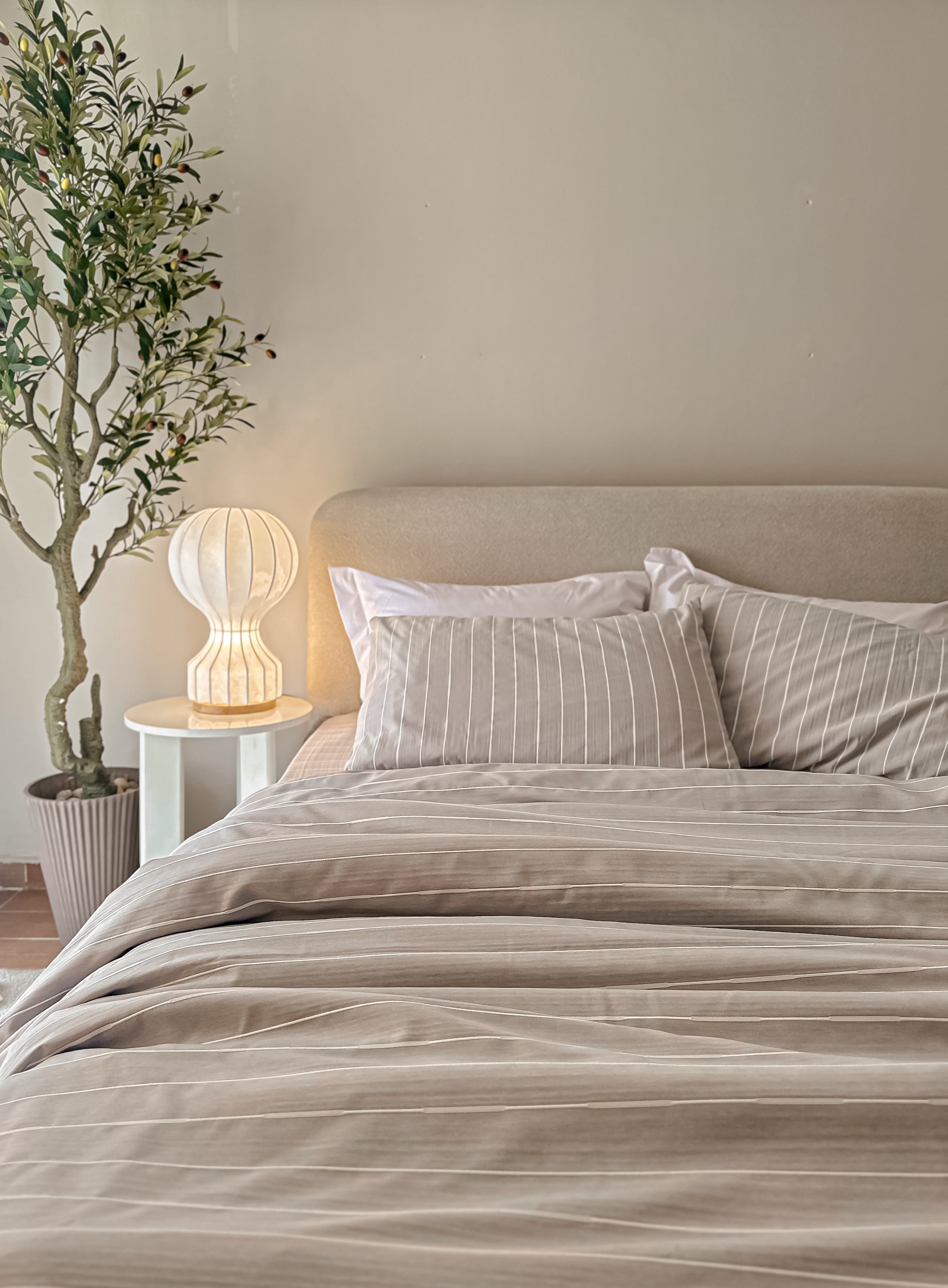 Calm Striped Fitted Bed Set