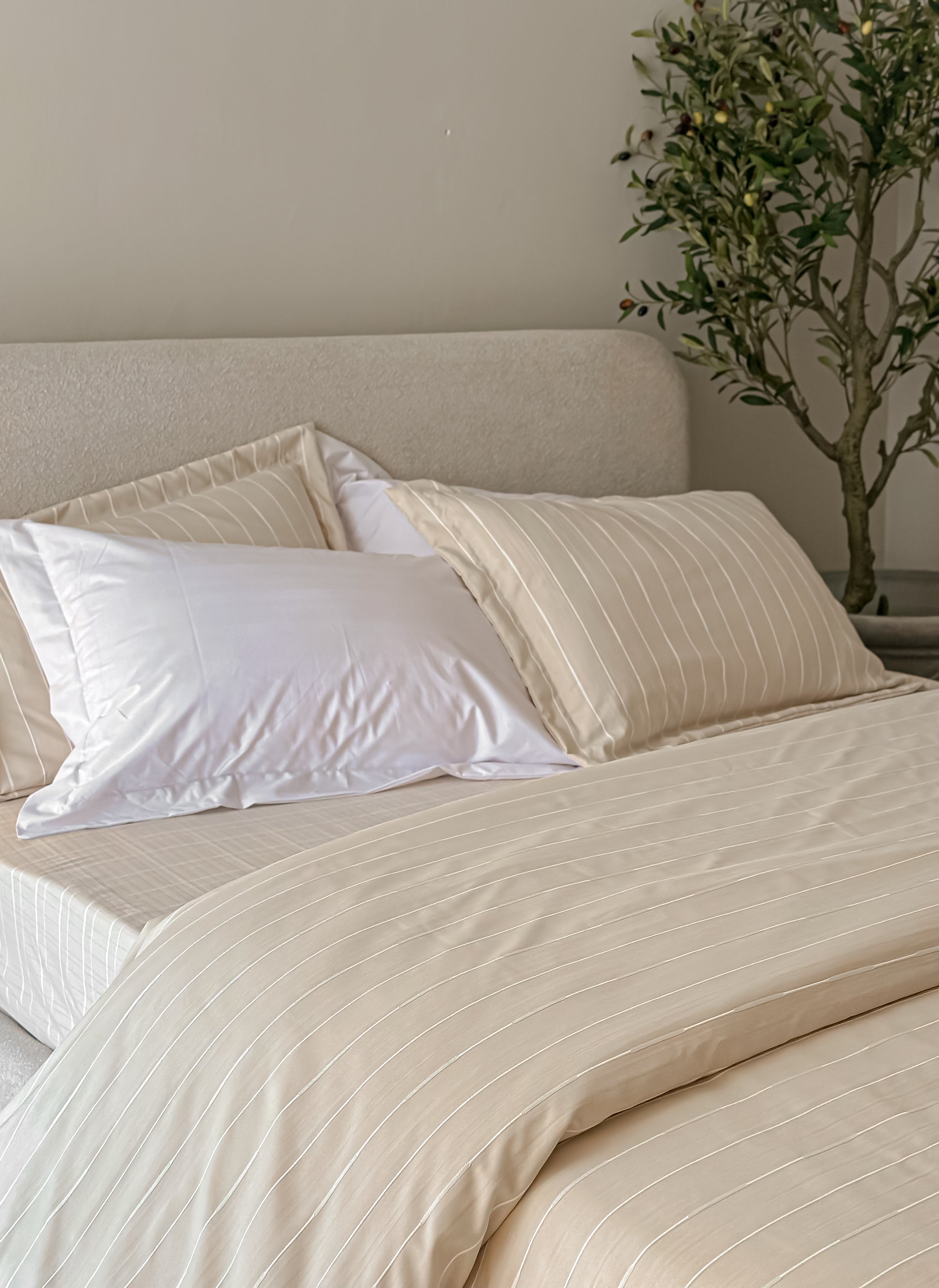Calm Striped Fitted Bed Set