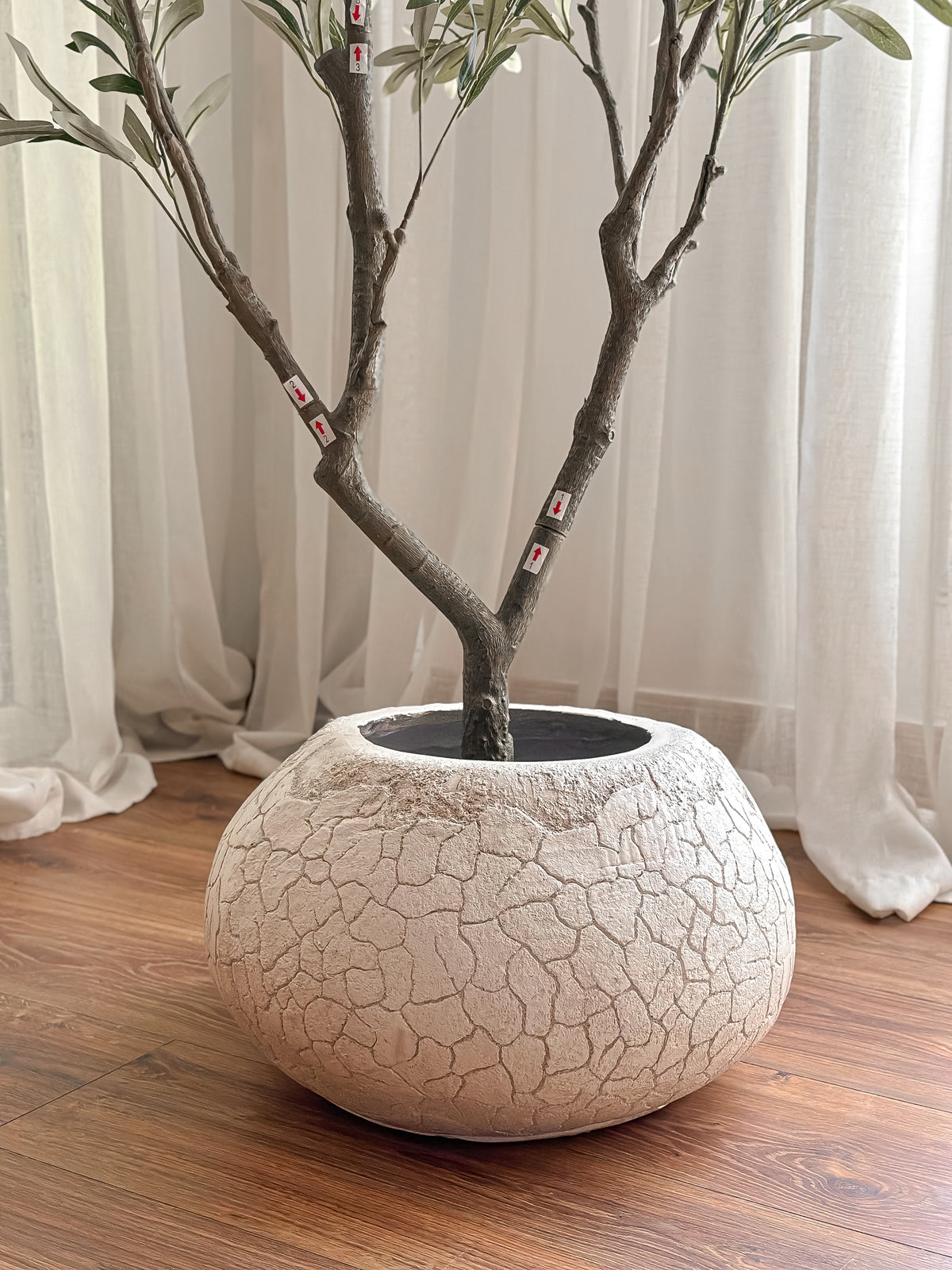 Neutral Cracked Pot