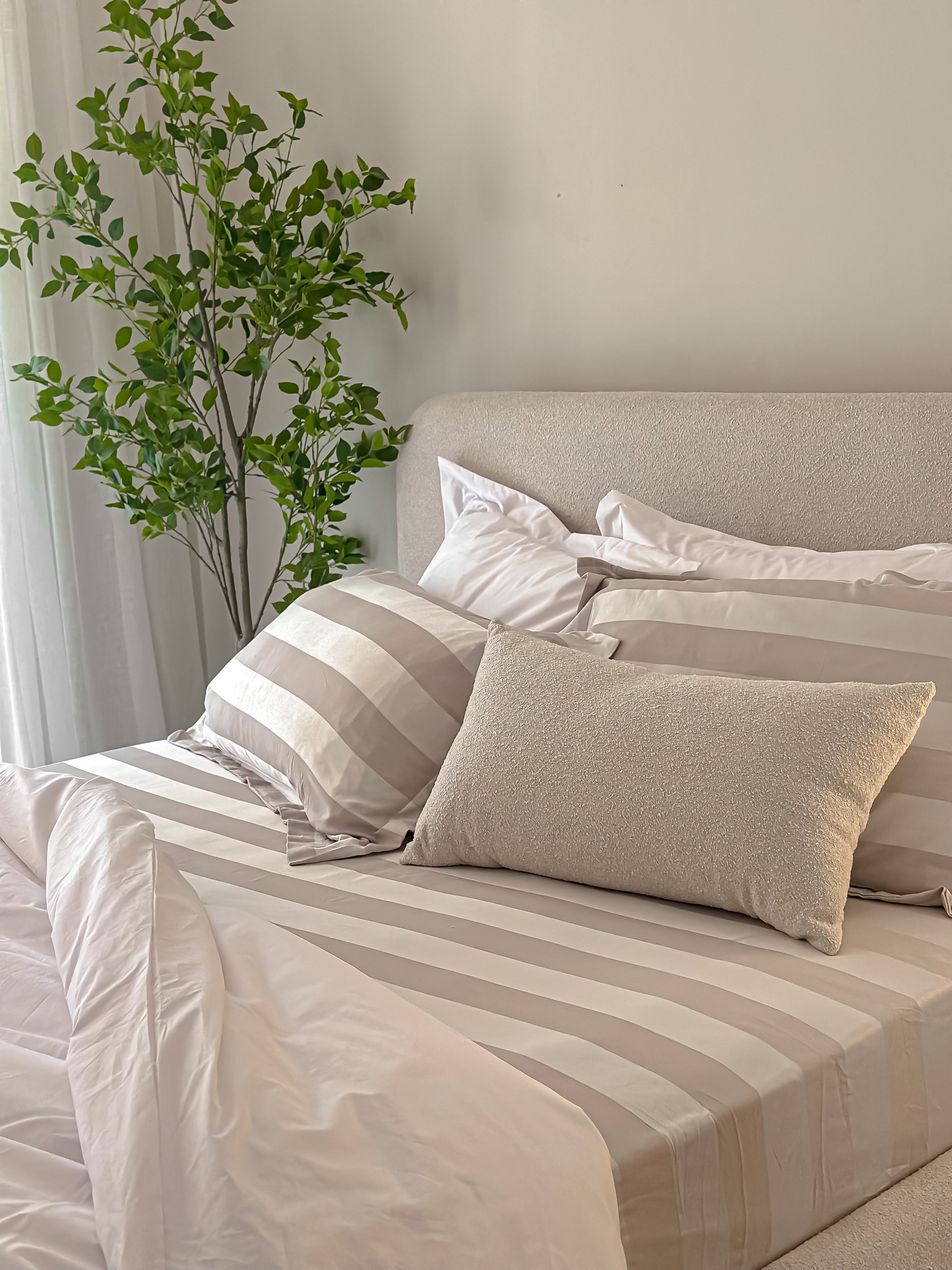 Minish Jacquard Fitted Bed Sheet Set