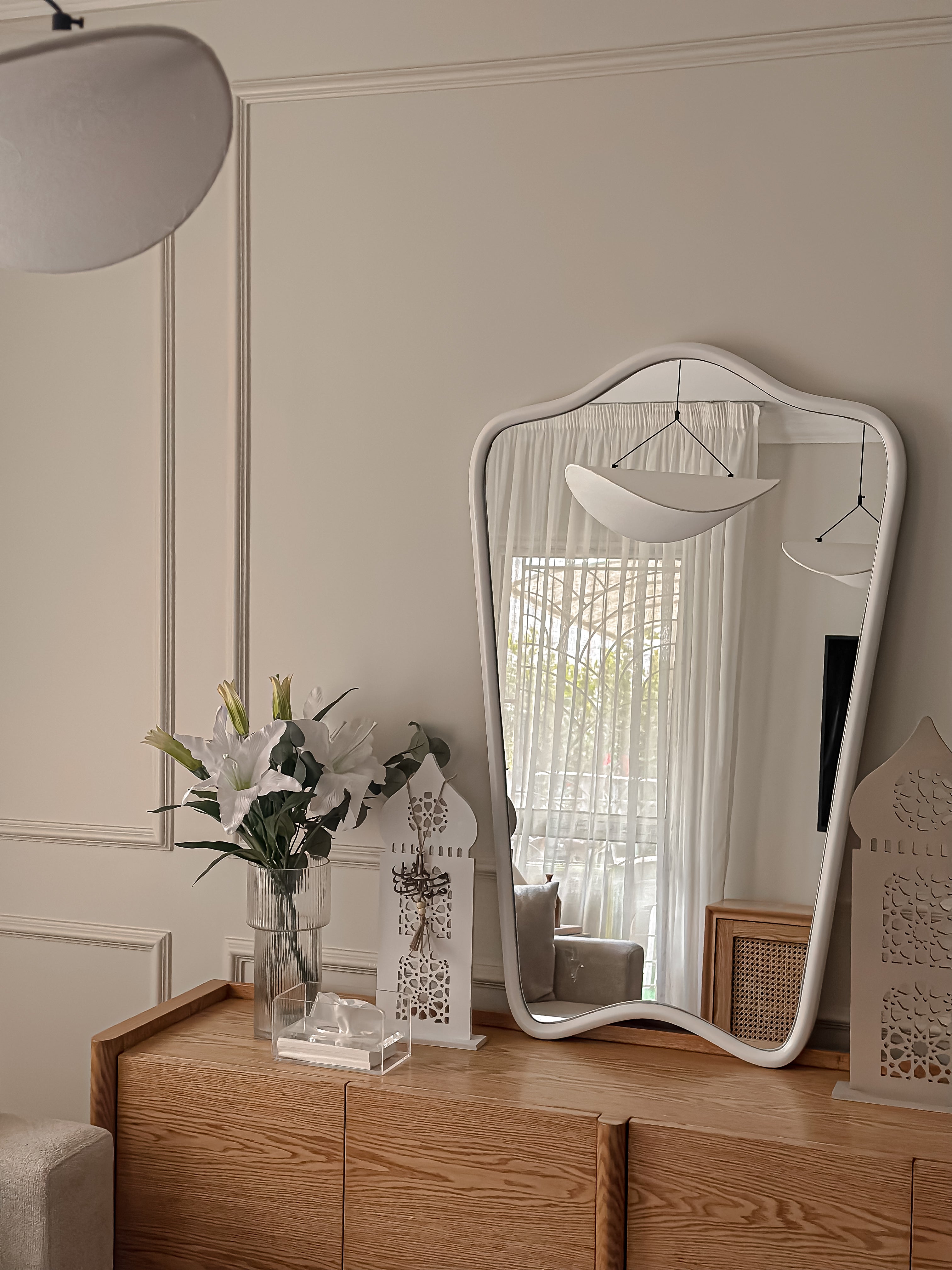 Wavy mirror