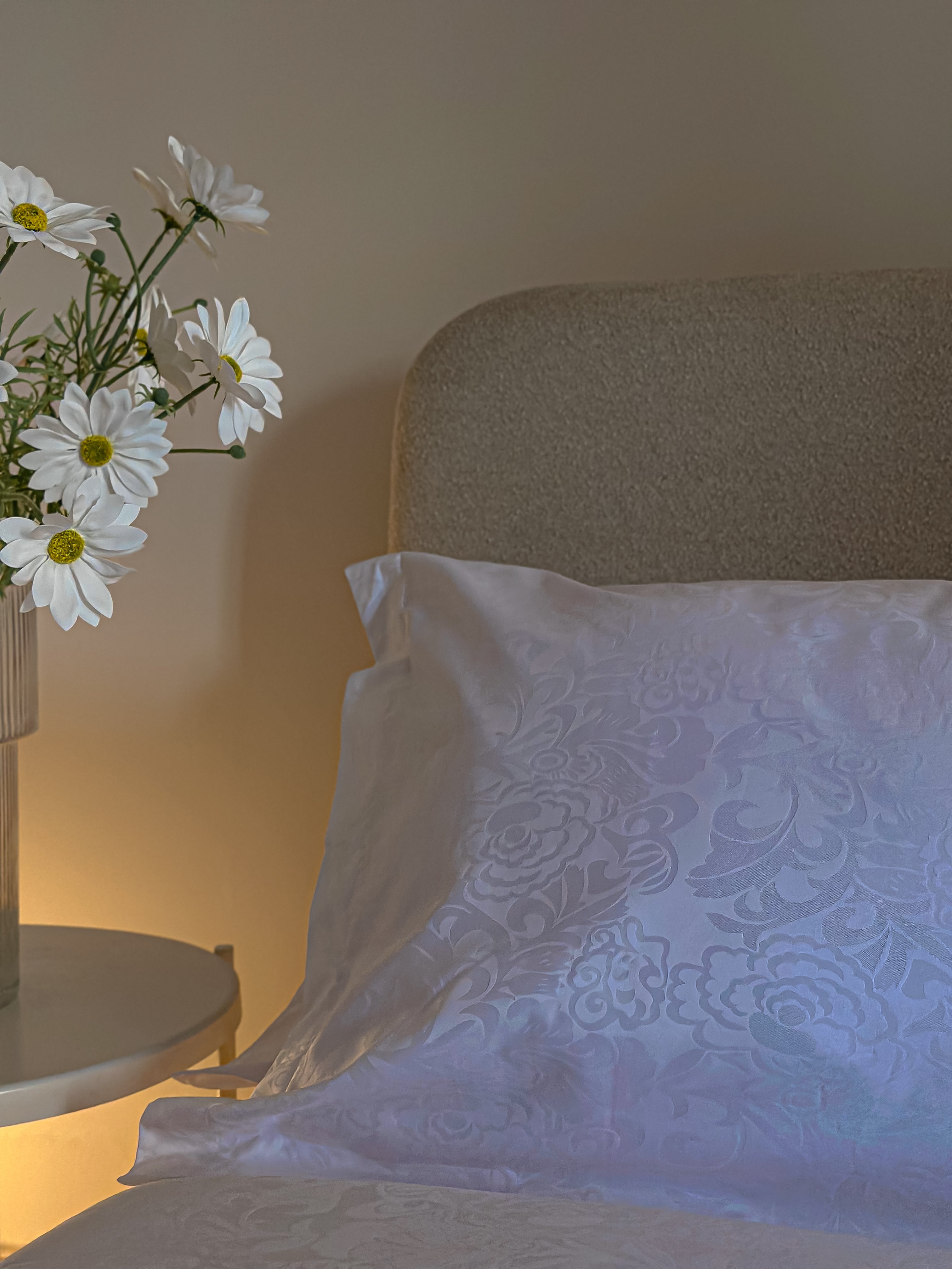 Floral jacquard bed set