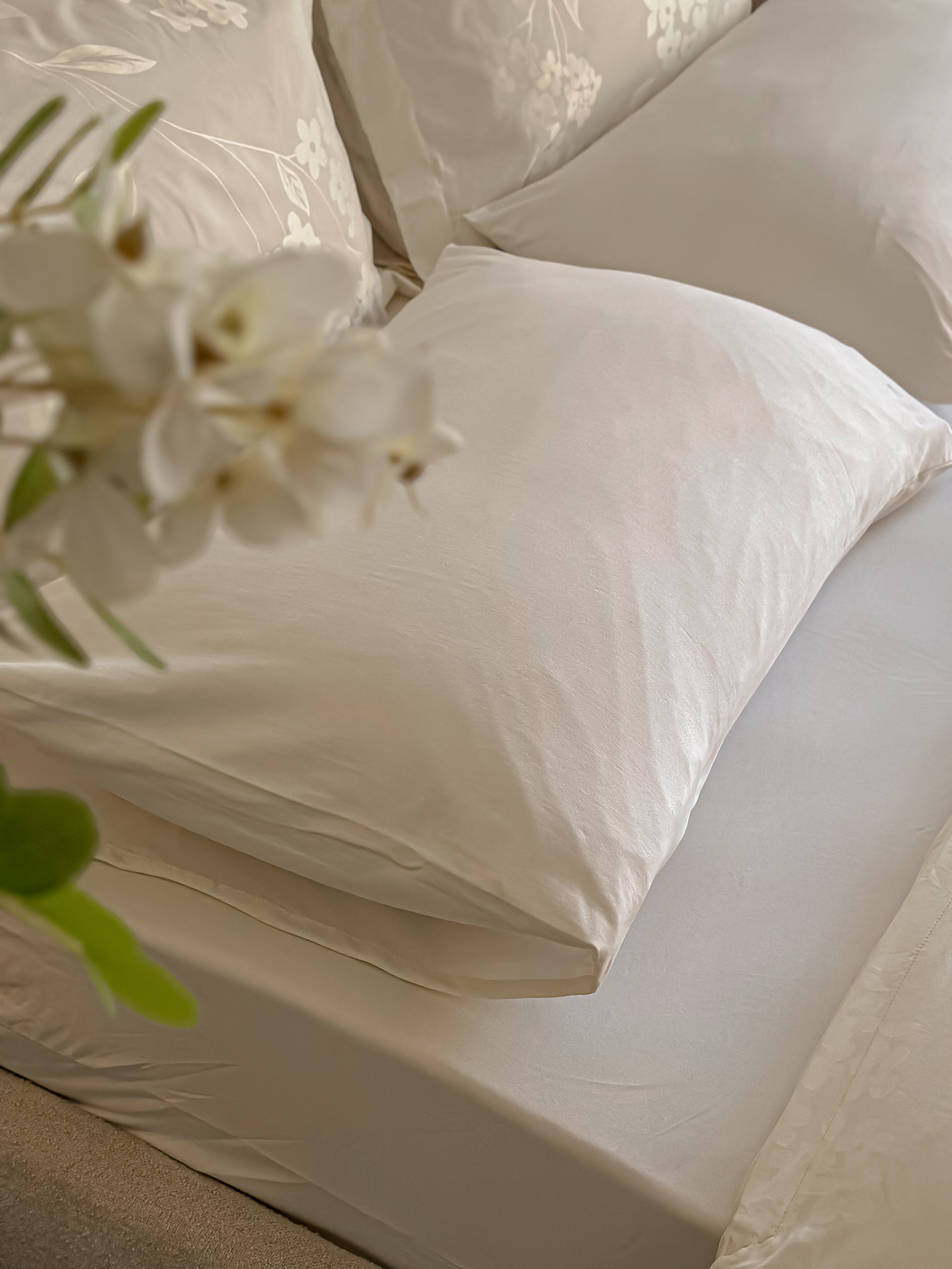 Jacquard Rose Bed Set