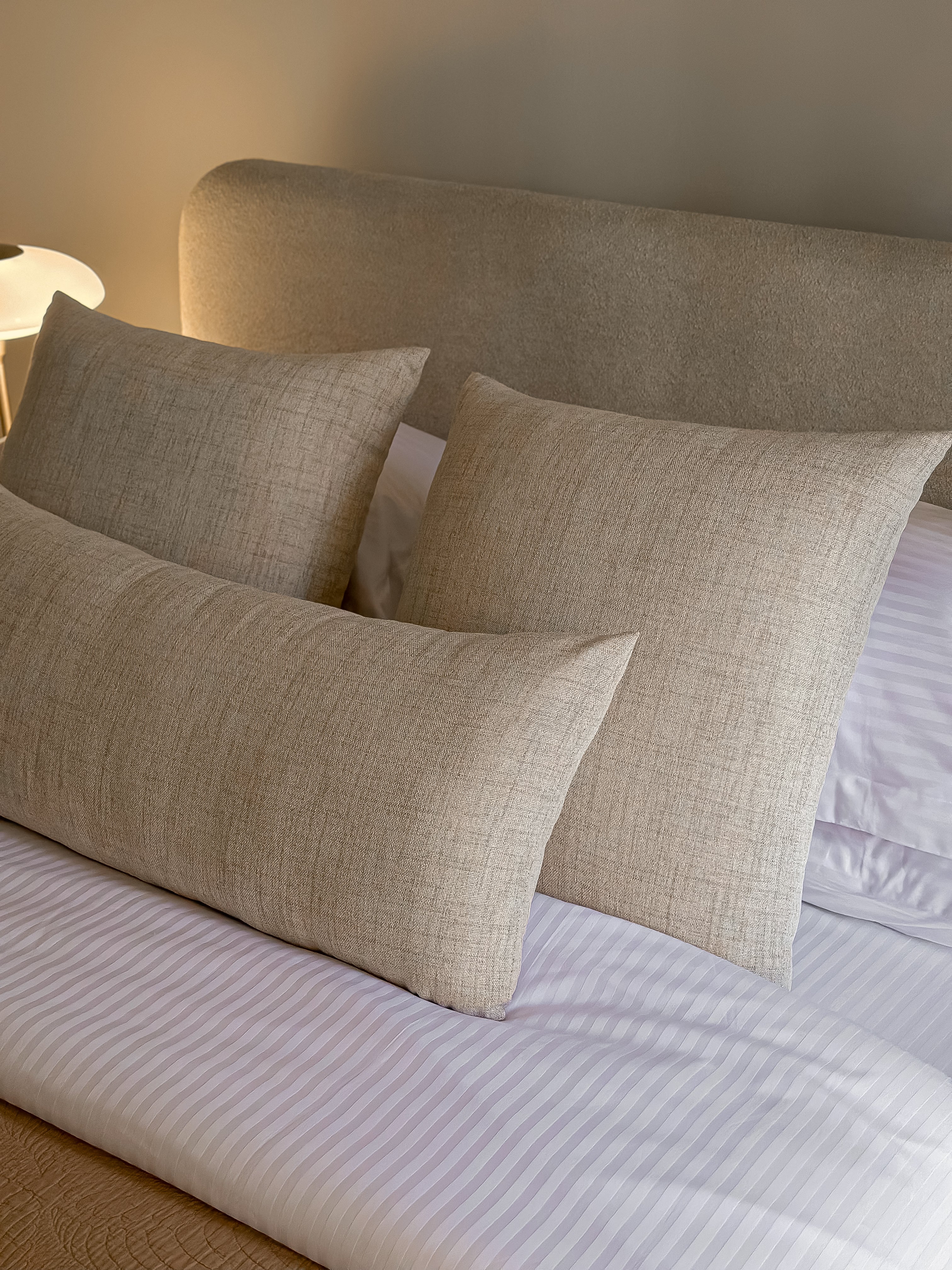 Linen Lumber cushion _ neutral beige