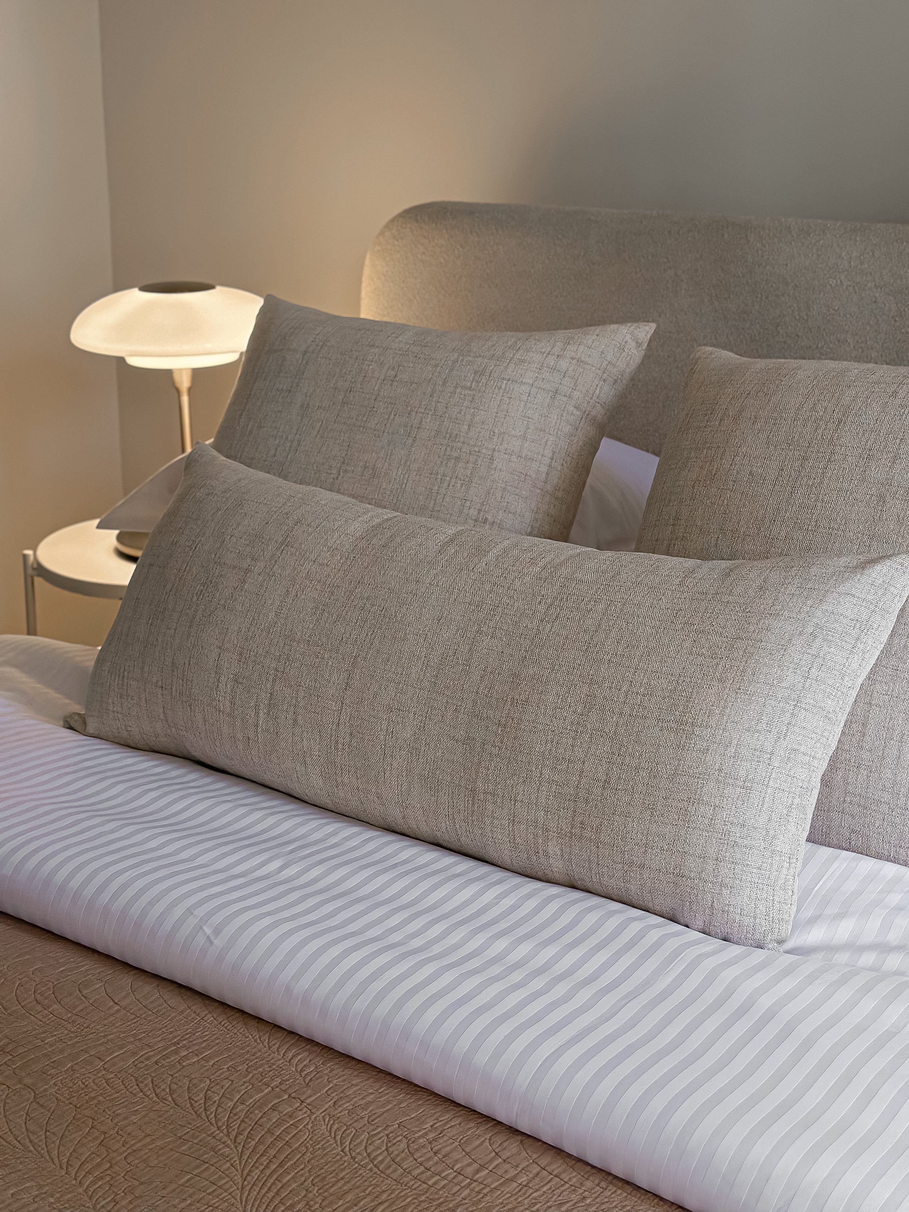Linen Lumber cushion _ neutral beige