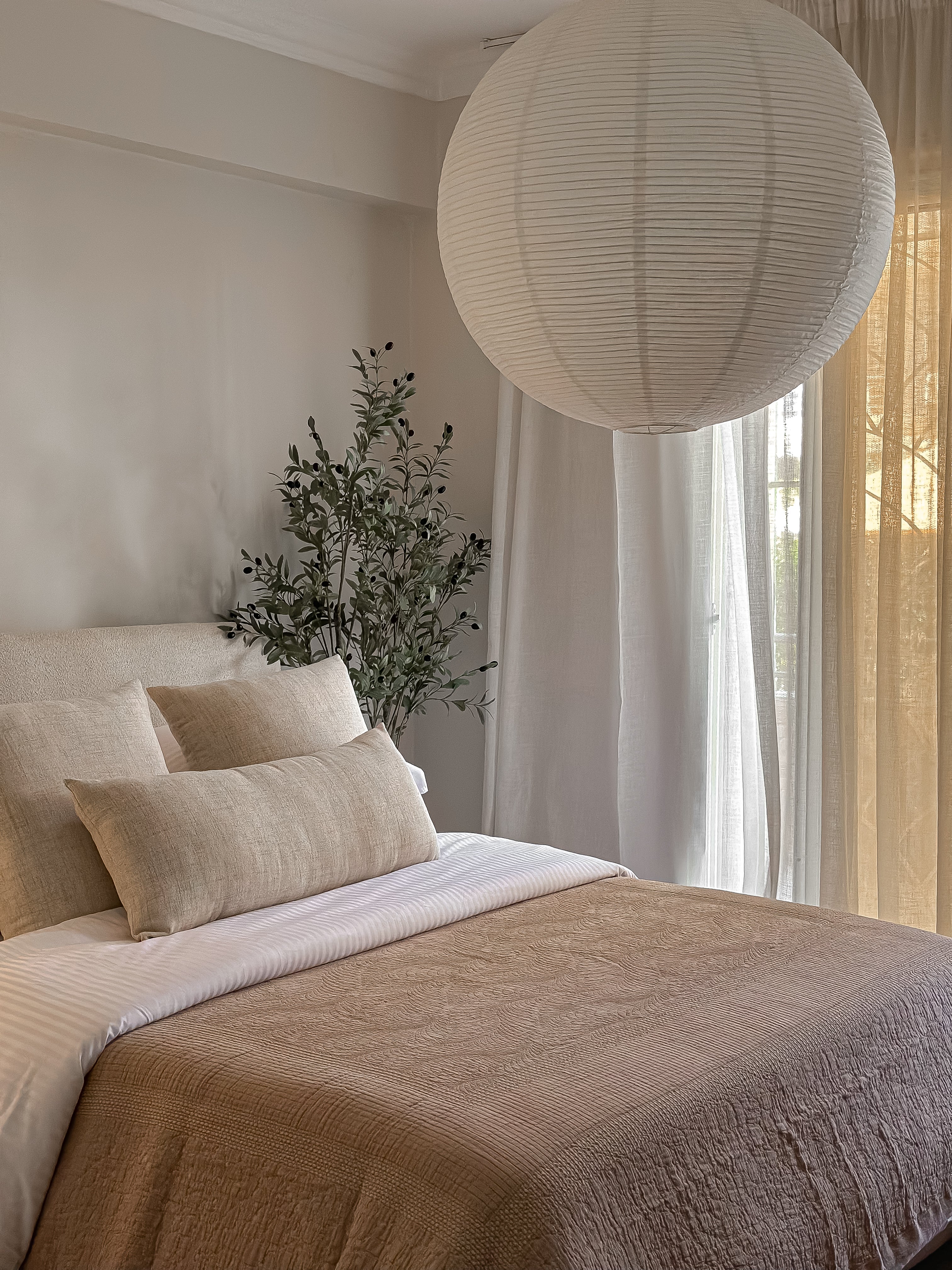 Bed Throw blanket - neutral cafe