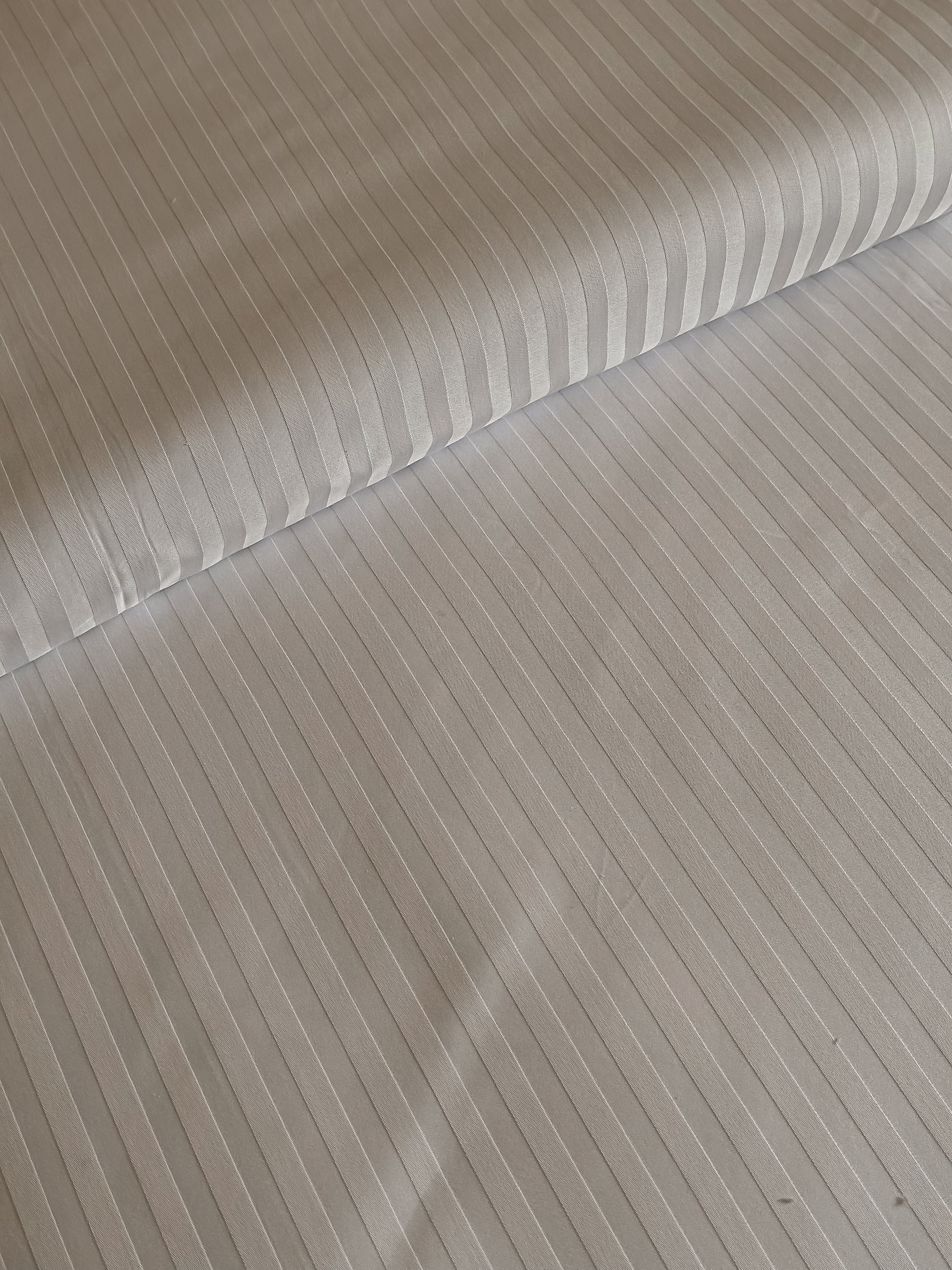 Deluxe Hotel Line - Flat Striped Sheet Set - white