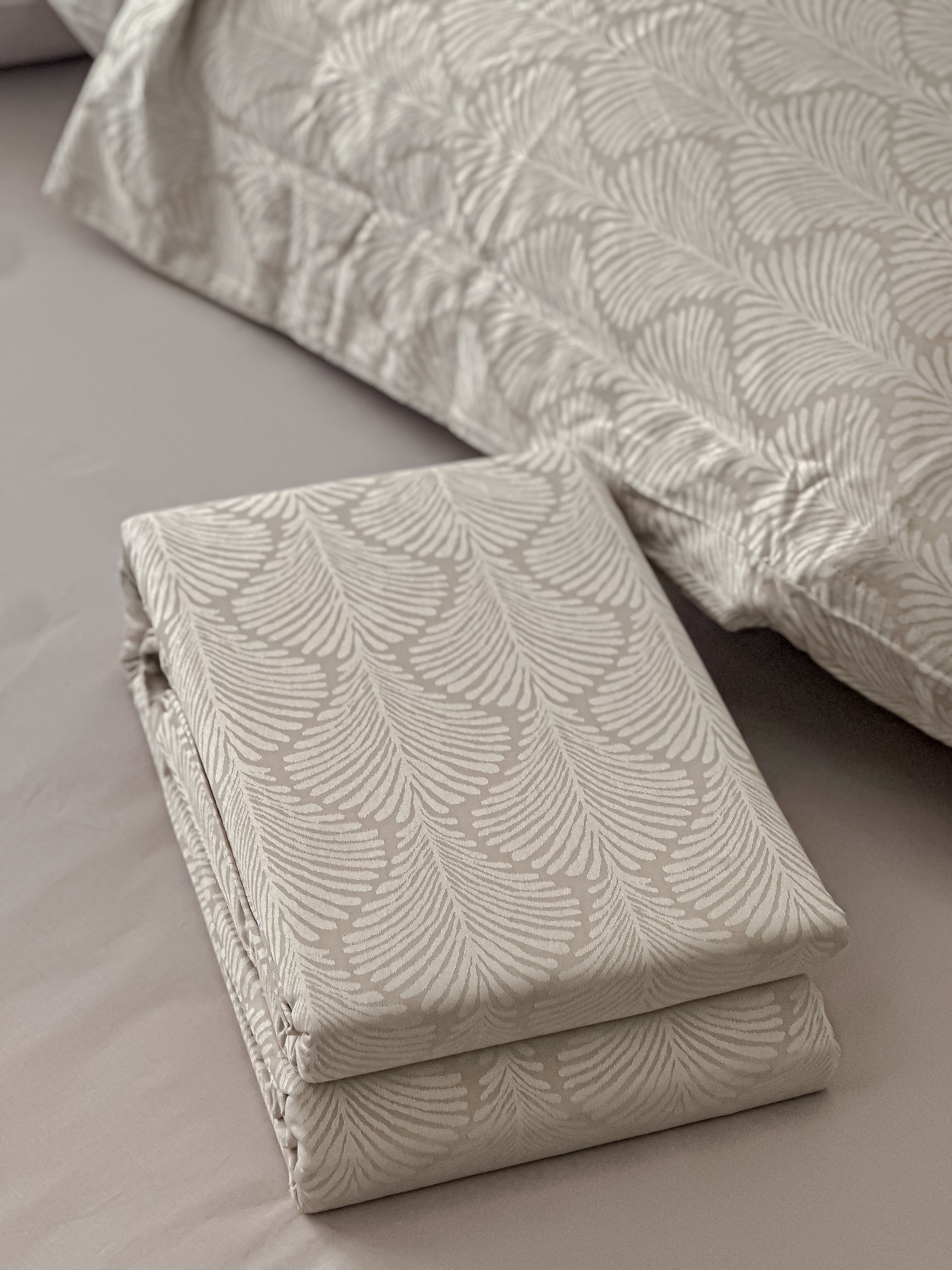Minish Jacquard Duvet Cover Set