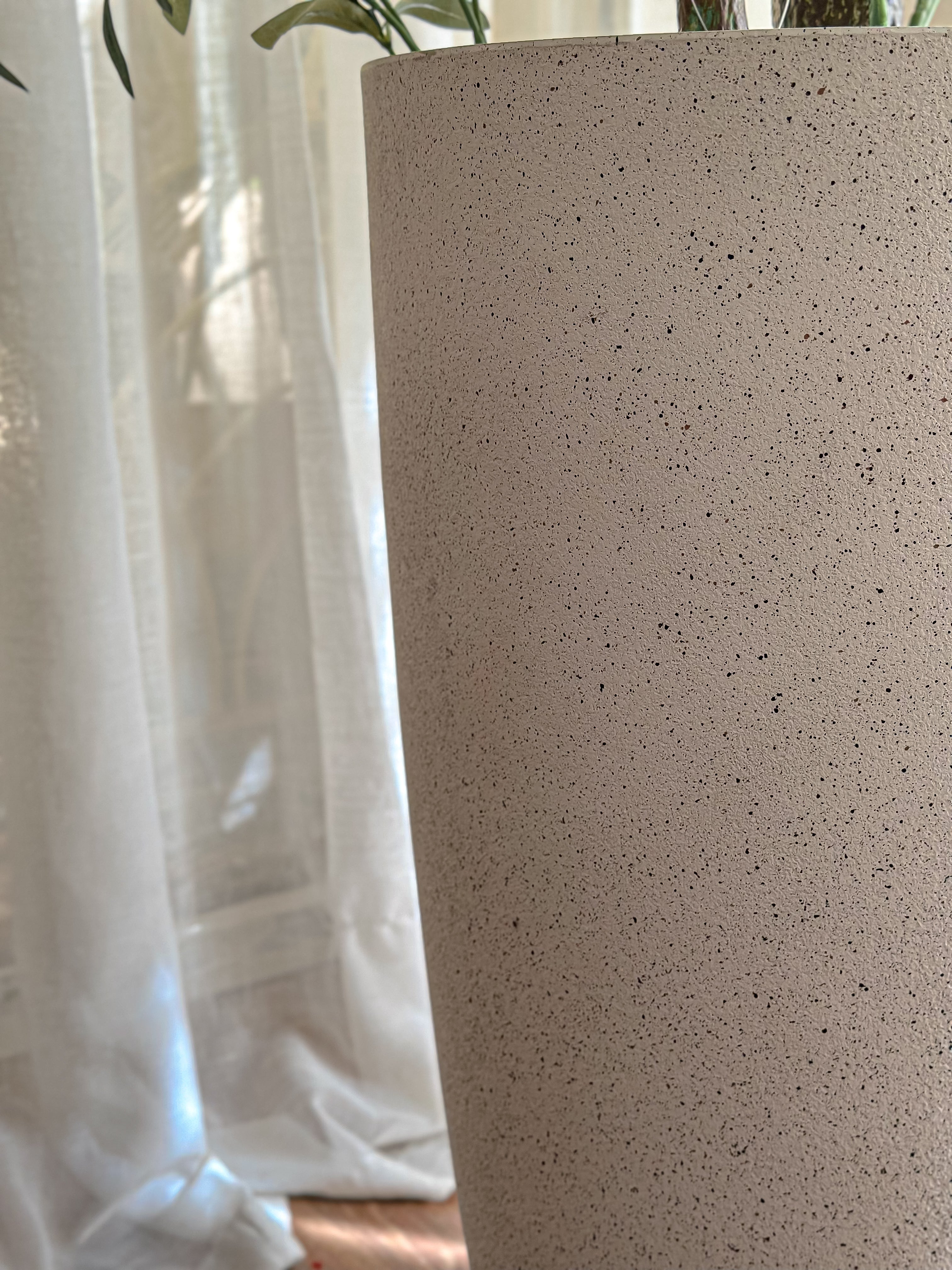 Plant pot - stone white